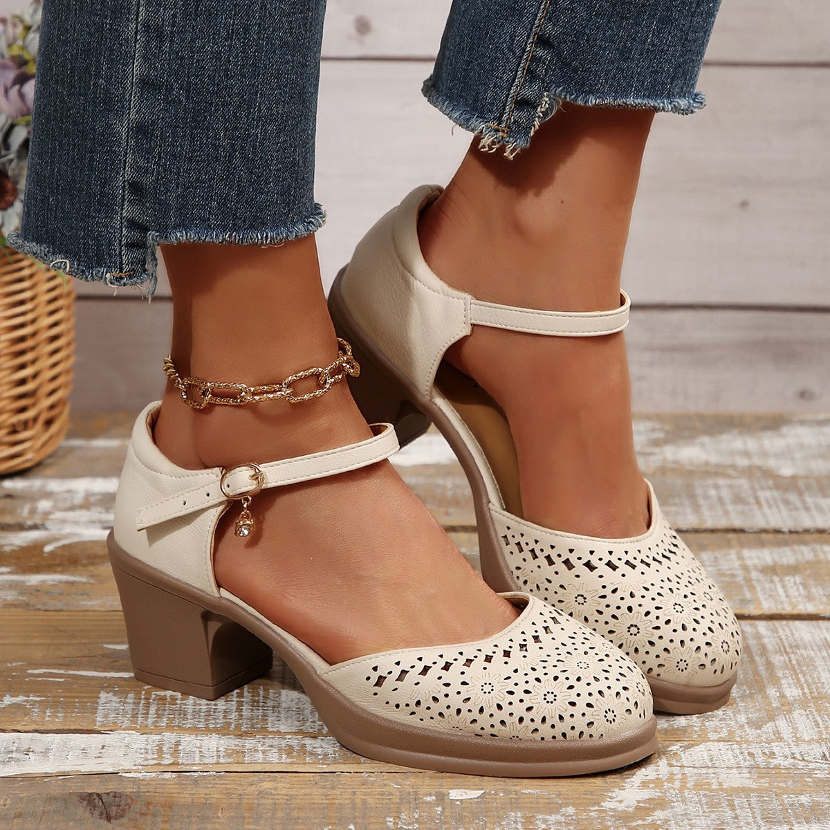 Dezsino.com Women's Retro Mesh Sandals